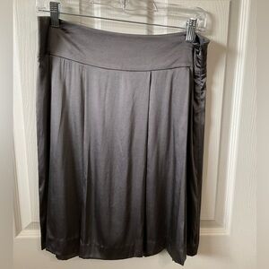 Robin Howe skirt. Size 6. Gray. Mini length.